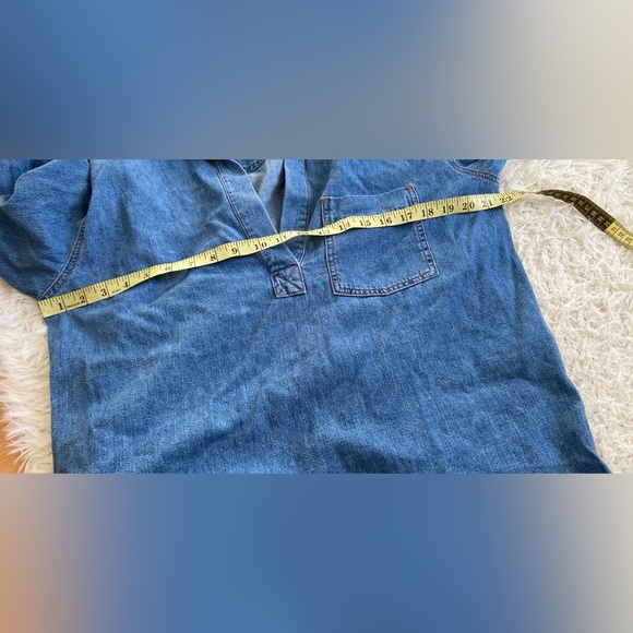 Aritzia Denim Forum The '90s Chloe Denim Shirt - Picture 6 of 8